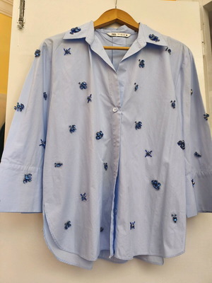 Zara women's shirt blue like new, size M