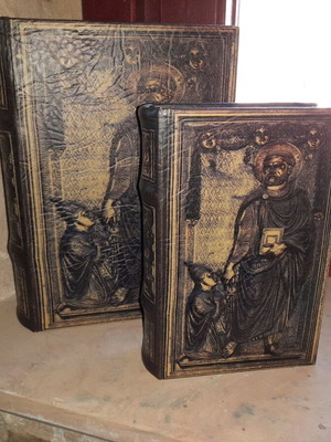 Storage box set shaped like books like new, vintage style