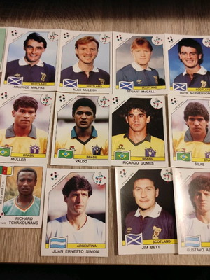 Panini World Cup 1990 stickers, pack of 16