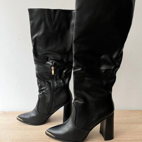 Luigi knee-high boots like new, size 40, black and gold
