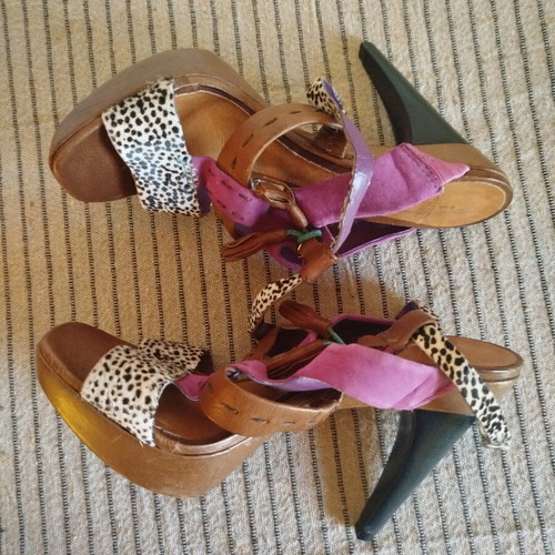 Schutz sandals size 36 like new, multicolor