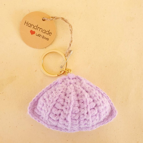Shell keychain lilac knitted handmade, new