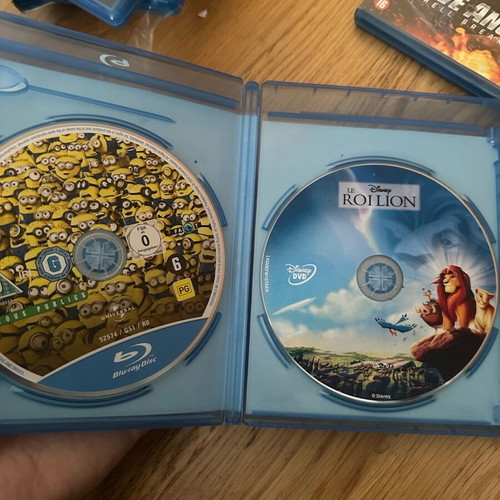 Despicable Me Blu-Ray and Lion King DVD like new with English subs