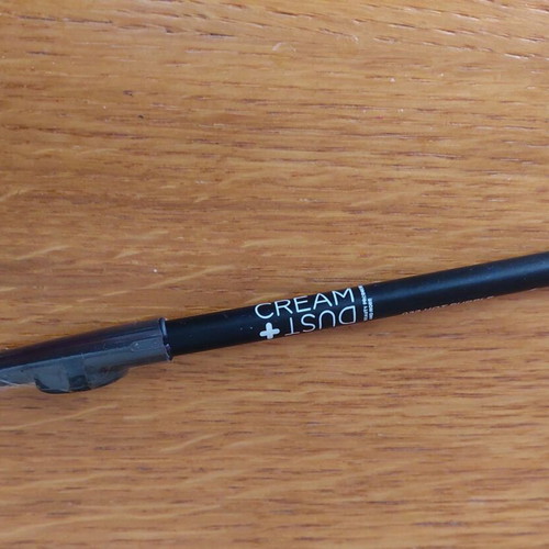 Dust and Cream 032 Hot Purple lip pencil used