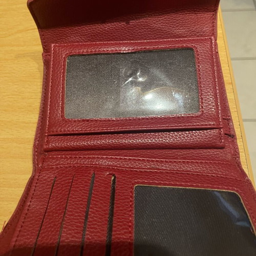 Verde red wallet like new