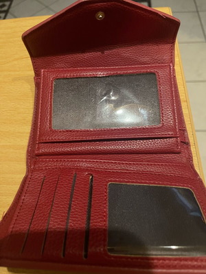 Verde red wallet like new