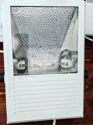 HQI 150W projector like new, pack of 8, 4200K natural white