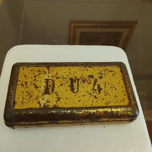 Vintage metal box with embossed elements D U 4 used