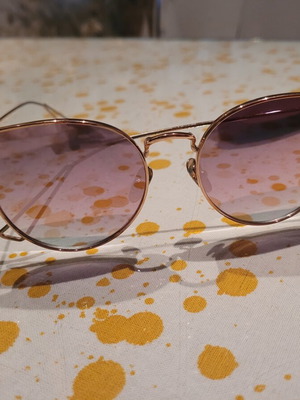 Compass sunglasses used, pink mirrored lenses