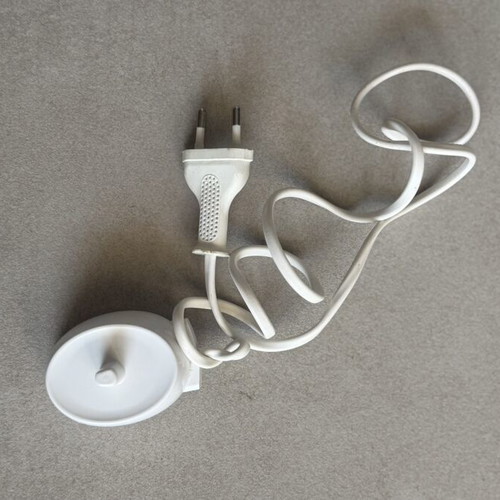 Oral B electric toothbrush charger like new