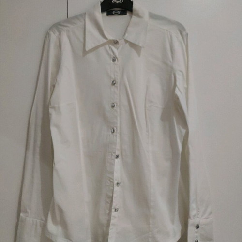 White shirt like new with silver buttons size L