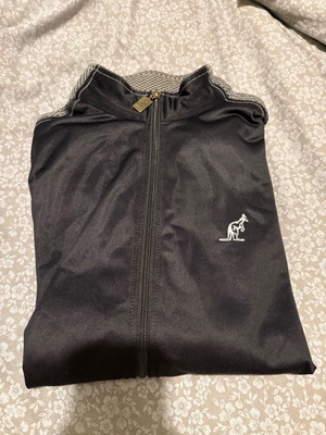 Australian Zip Jacket like new, size L, black with removable sleeves