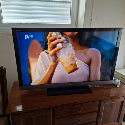 Sony Bravia KDL 40EX600 40-inch LCD TV used, full HD
