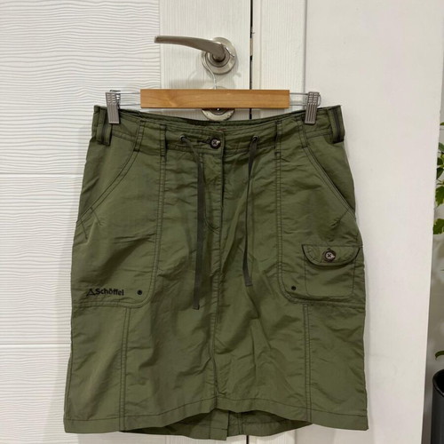 Schoffel Cargo Skirt like new, utility pockets, size UK10, green