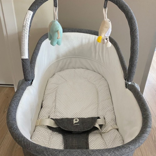 Relax Baby Cot like new with 360° rotating seat
