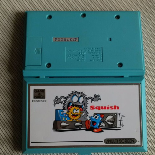 Nintendo Retro Electronic Game Squish Multi Screen like new from 1986