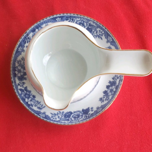 Vintage sauce boat from German porcelain Hutschenreuther like new