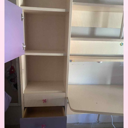 Neoset desk and bookshelf like new