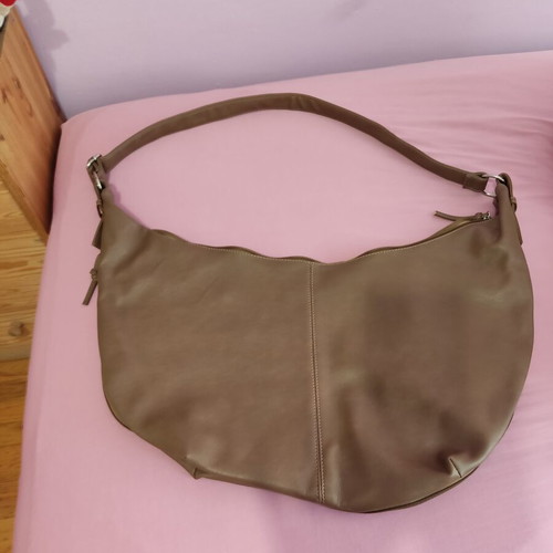 Hobo shoulder bag like new, brown olive color, 32cm height, 55cm length