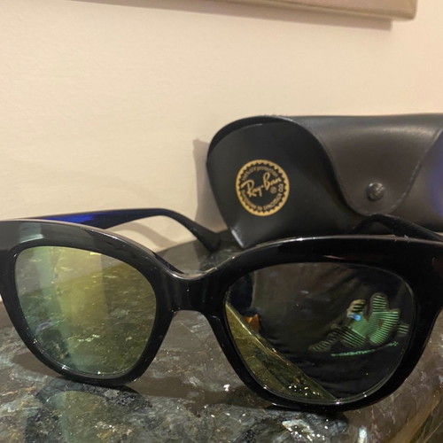Hawkers women's sunglasses in very good condition