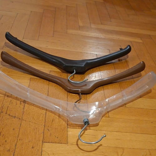 Hangers for jackets and coats used, pack of 6, plastic