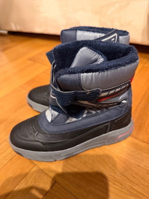 Boys' ski boots size 35 like new, unworn