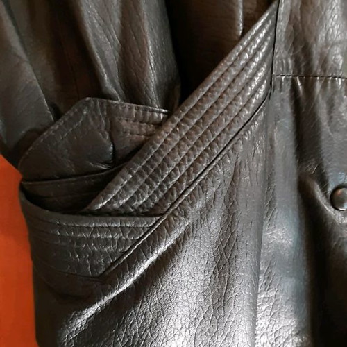 Leather black women's coat used, very large size
