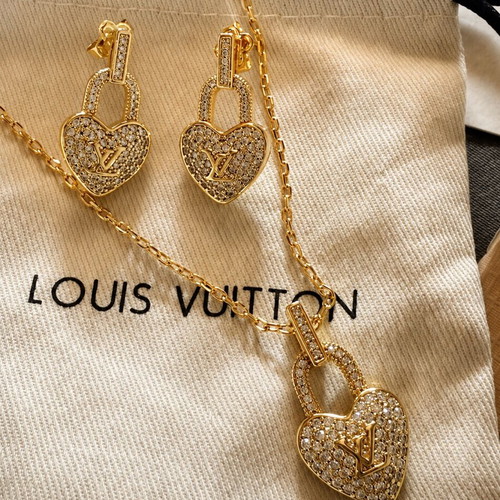 Louis Vuitton heart necklace and earrings set, 18K gold plated