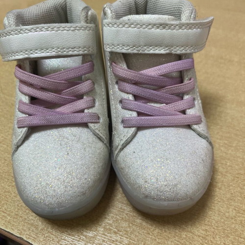 Baby boots like new with glitter iridescent lights white