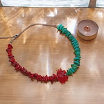 Choker necklace with crab like new, pebbles and acrylic