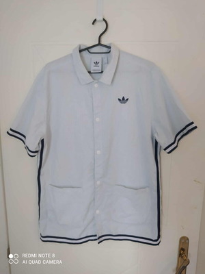 Adidas seersucker shirt size M like new, white and grey striped