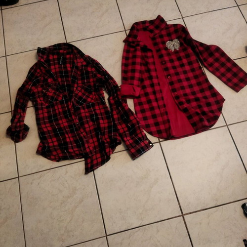 Women's shirts pack of 2, like new, black and red