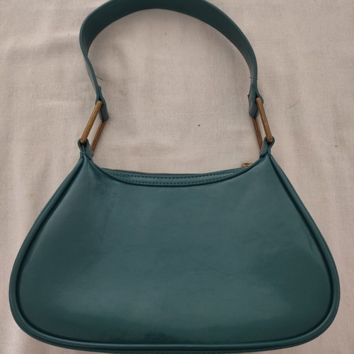 Green Handbag Pull and Bear like new