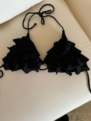 Black bikini top used, size S