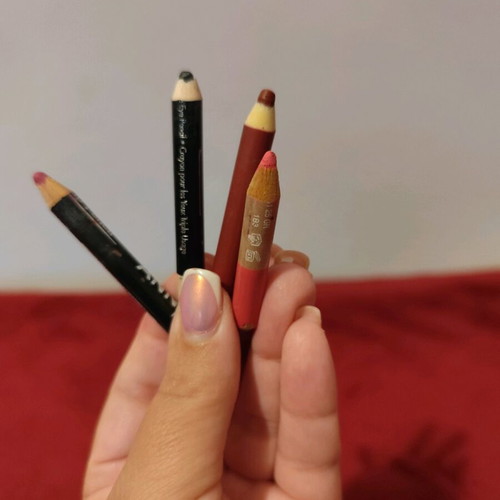 Makeup set used, 10 pieces
