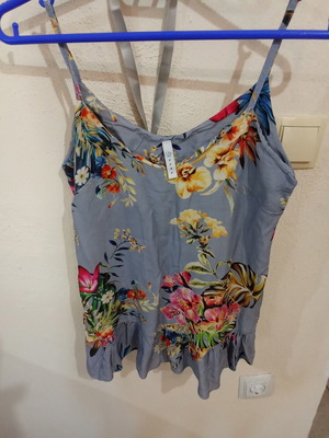 Floral blouse with straps like new, size S