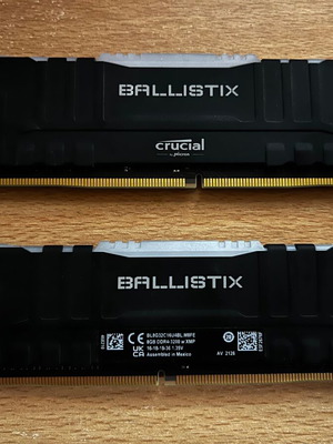 Crucial Ballistix 16GB (2x8GB) DDR4 3200MHz CL16 σαν καινούργιο, RGB