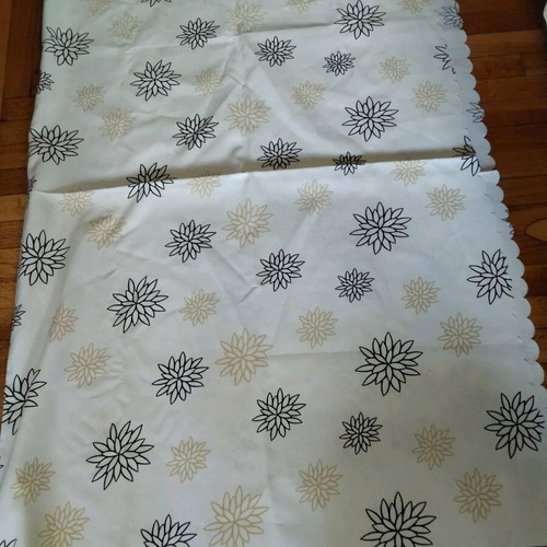 Table linens like new, pack of 5 pieces