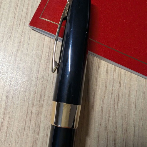 Sheaffer Imperial set pen (Fine) and black & gold pen like new