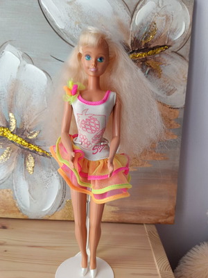 Κούκλα Sindy Hasbro 90s μεταχειρισμένη με σημάδια στα πόδια και στον ώμο