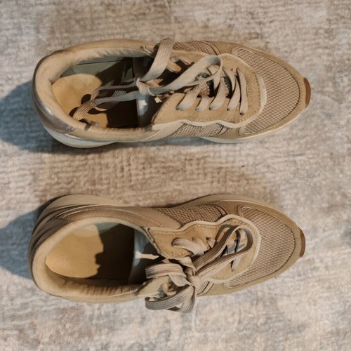 Zara women's beige athletic shoes used, size 37
