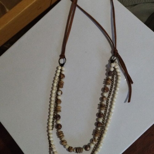 Necklace with leather and stones in three strands handmade