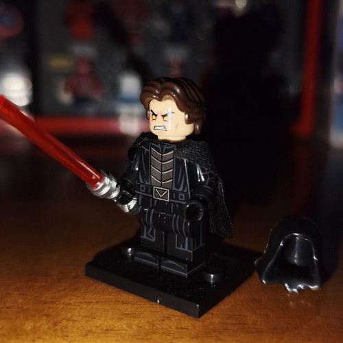 Darth Caedus Star Wars minifigure like new with accessories