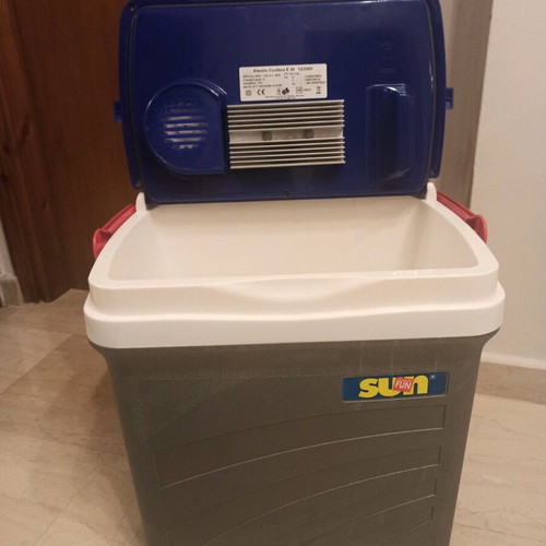 Electric Coolbox E30 electric fridge like new