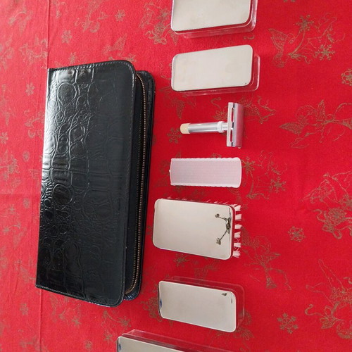 Vintage men's grooming set like new, unused