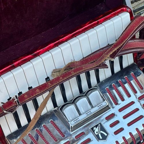Hohner Student IVN Accordion used, red with case, vintage German