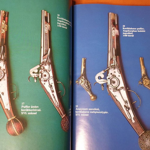 Old Weapons Album used, 290 pages, 1989 edition