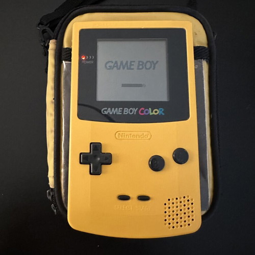 Game Boy Color original yellow with case