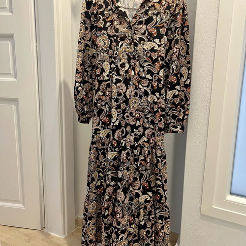 Printed dress like new with paisley patterns, one size