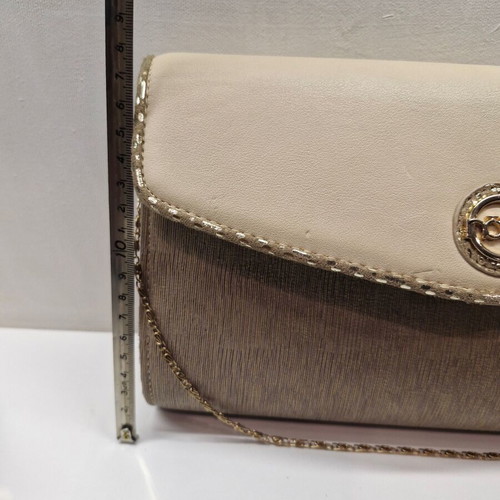 Nobo shoulder bag used with gold chain in beige and gold tones